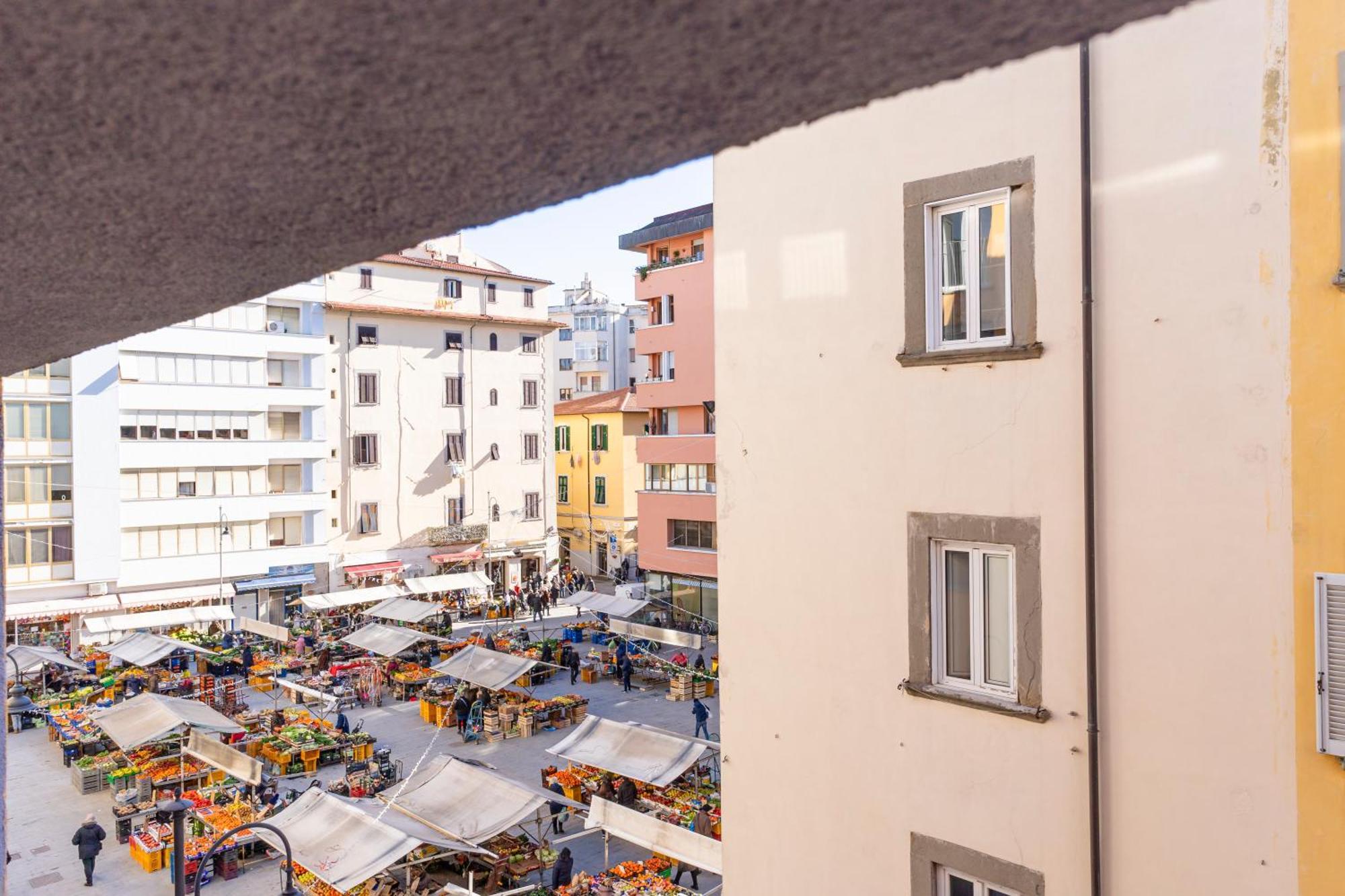 Piazza Cavallotti & Mercato Centrale Apartment! Ливорно Экстерьер фото
